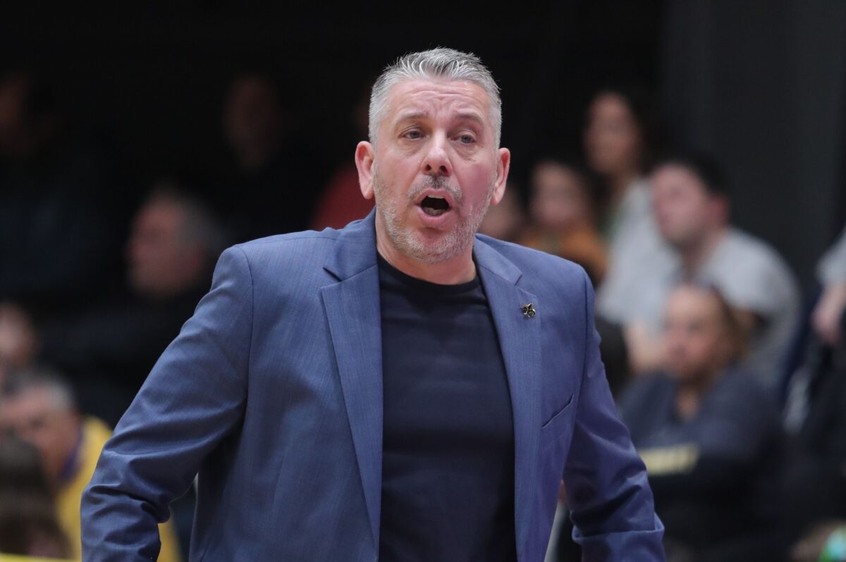 Παπαθεοδώρου: «Κατώτεροι των περιστάσεων, χρειαζόμαστε υπέρβαση» (vid)