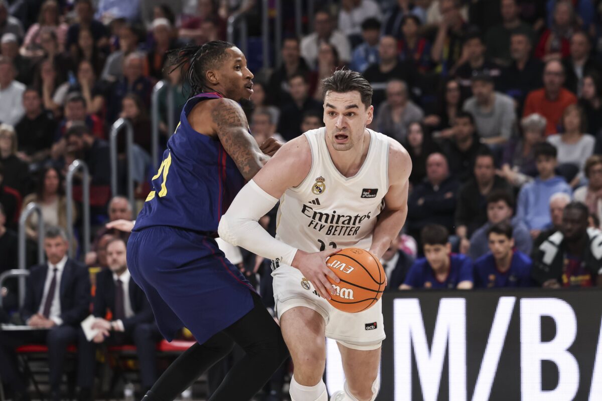 Η Ρεάλ Μαδρίτης σφυροκόπησε την Μπαρτσελόνα και έστειλε μήνυμα τίτλου