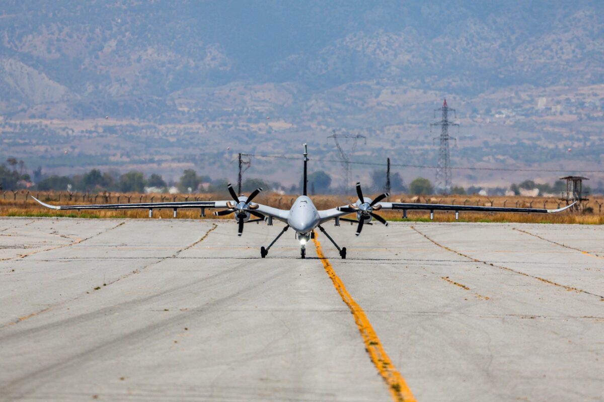 Συναγερμός στην Κύπρο: Εκκενώνεται το αεροδρόμιο της Πάφου – Σειρήνες στο Ακρωτήρι