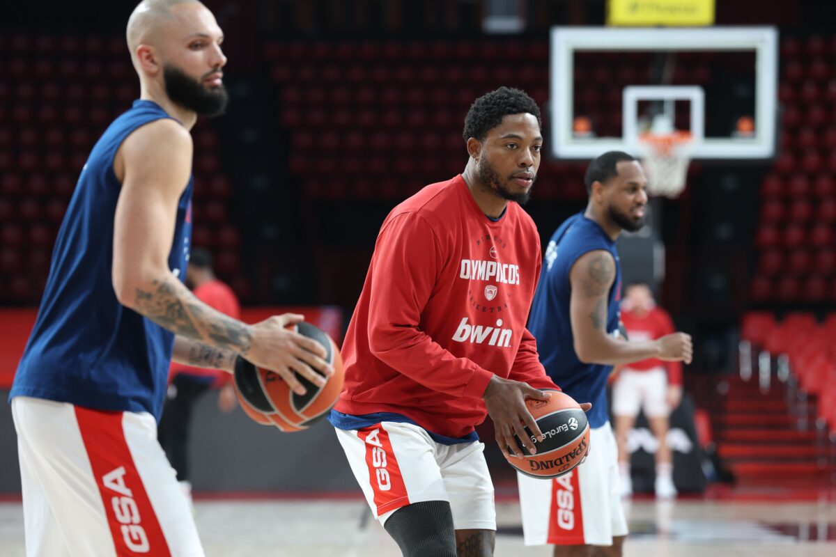 Τζόουνς: «Πρέπει να είμαστε σκληροί κόντρα στην Μπασκόνια – Μου αρέσει το φαγητό στην Ελλάδα» (vid)