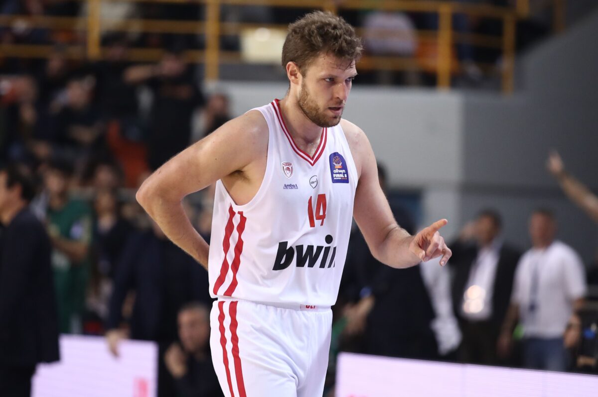 Έτσι κάλυψε ο Μπαρτζώκας την απουσία του Βεζένκοφ