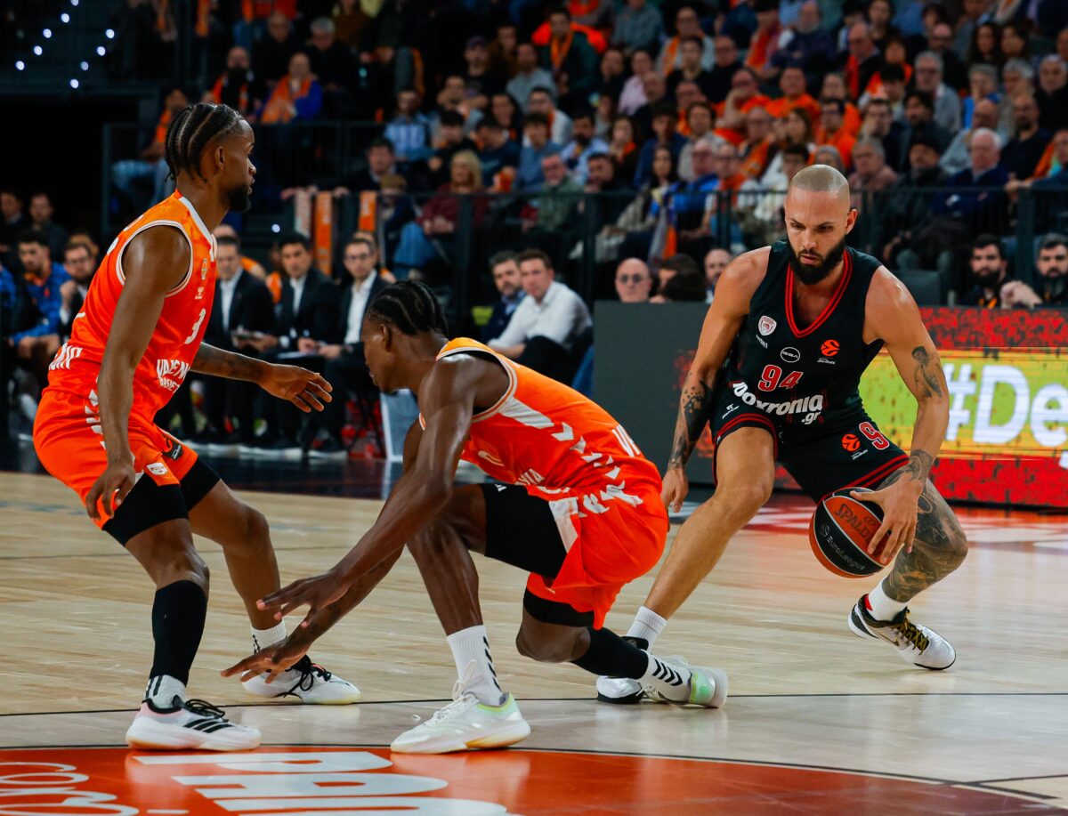 Ο Ολυμπιακός βρήκε τον μπελά του με τη Βαλένθια