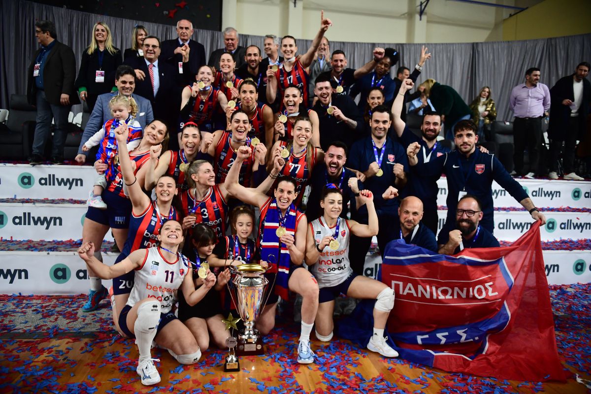 Πανιώνιος: Αποθέωση για τις κυπελλούχες Ελλάδας από τον κόσμο τους