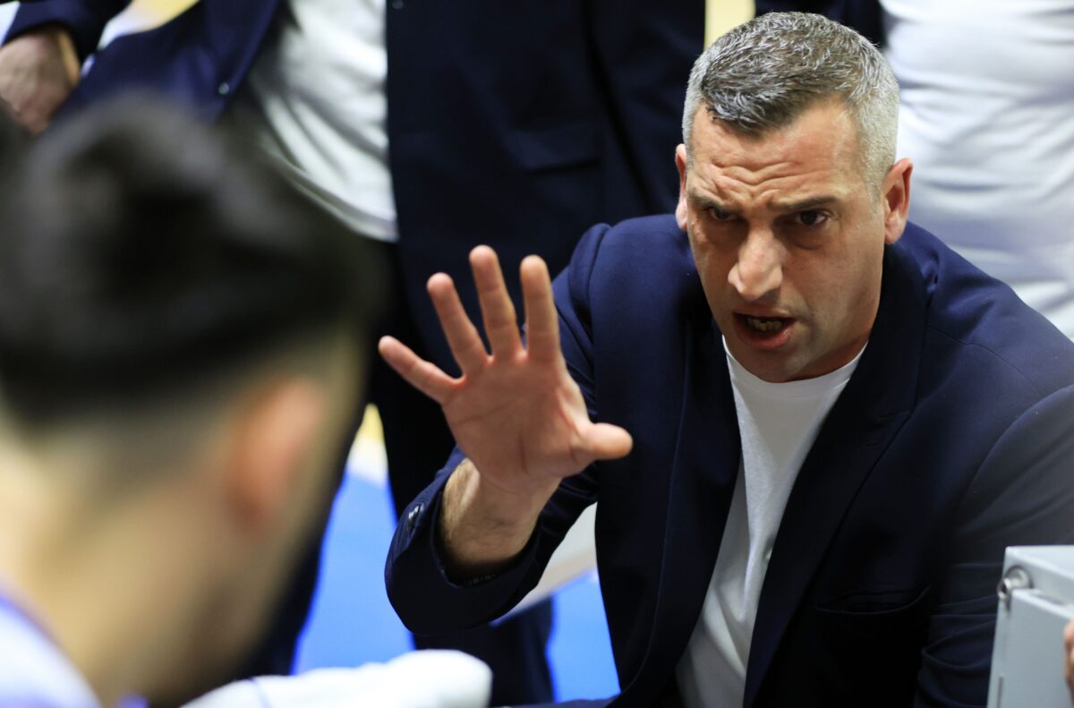 Ο Παπανικόπουλος εξήγησε το μπλακ άουτ της Καρδίτσας και έστειλε μήνυμα στον ΠΑΟΚ