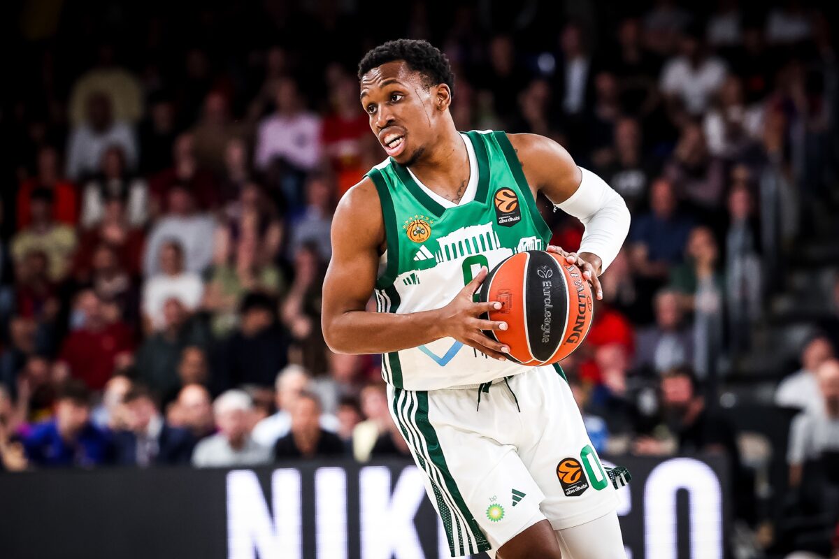 Σορτς για την τετράδα: «Δεν έχω φέρει μαζί μου το… κομπιουτεράκι» (vid)