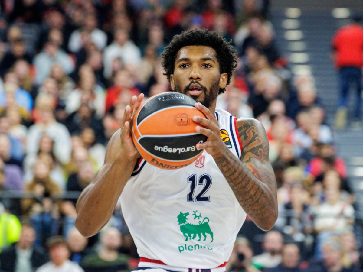 ΑΡΜΑΝΙ ΜΙΛΑΝΟ – ΜΠΑΓΕΡΝ