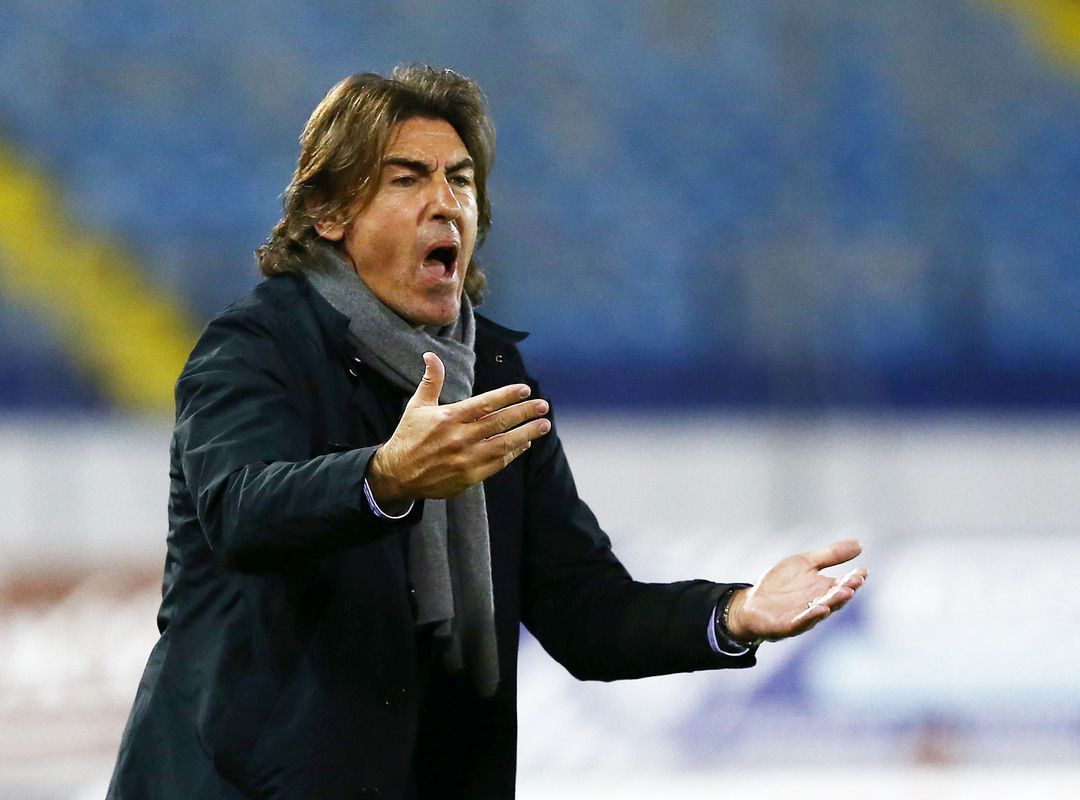 Αλλαγή σκυτάλης στην Πάφο: Αποχωρεί ο Θελάδες, έρχεται ο Σα Πίντο