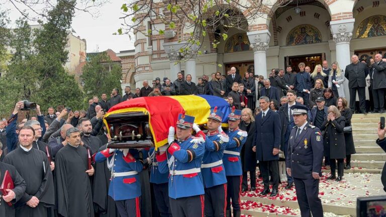 Με στρατιωτικές τιμές η κηδεία του Μιρτσέα Λουτσέσκου – Σύσσωμος ο ΠΑΟΚ στο Βουκουρέστι