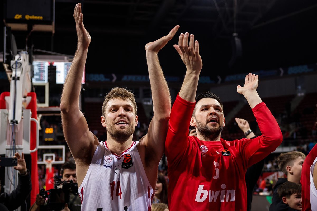 Χάποελ – Ολυμπιακός: Το «ερυθρόλευκο» πάρτι στη Σόφια (vid)