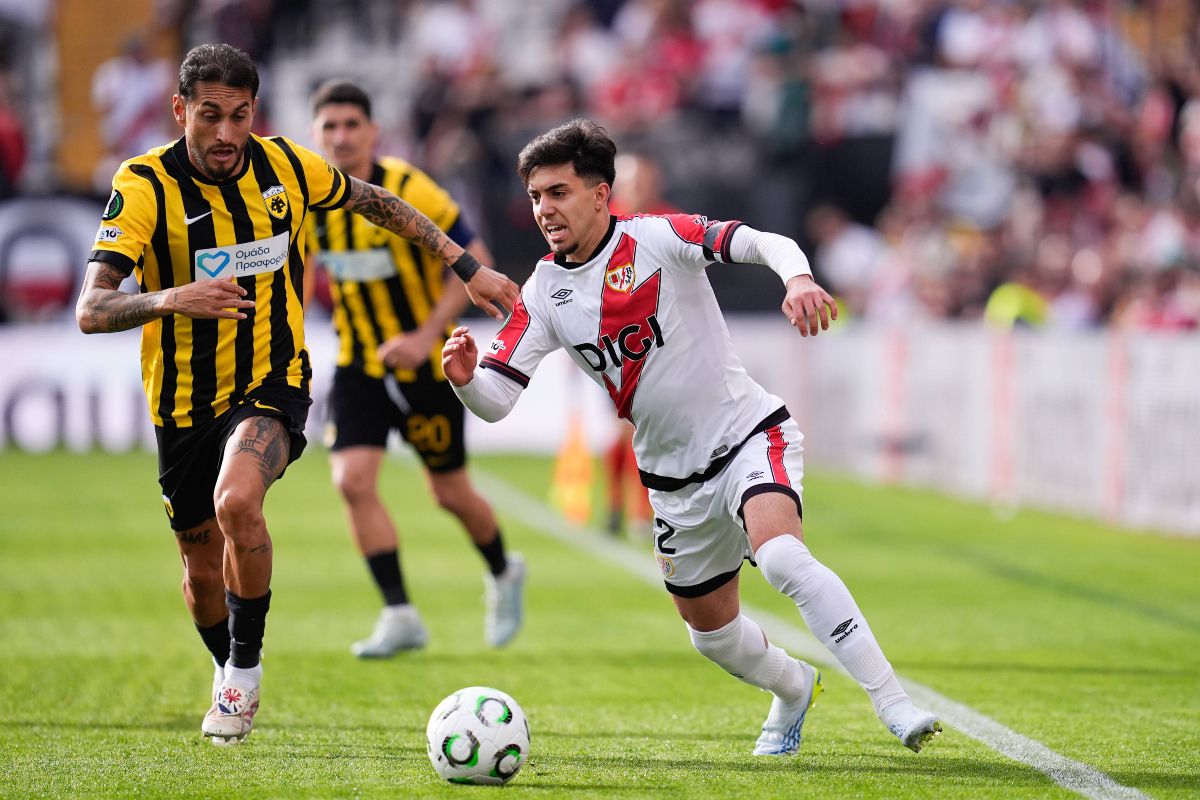 Το ισλαμοφοβικό σύνθημα που ακούγεται στα ισπανικά γήπεδα – Τι απάντησε ο Ακομάς μετά τη νίκη της Ράγιο επί της ΑΕΚ