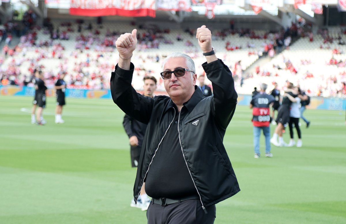 Μπούσης με νόημα: «Ερχόμαστε, τίποτα δεν μας σταματά» (pics)