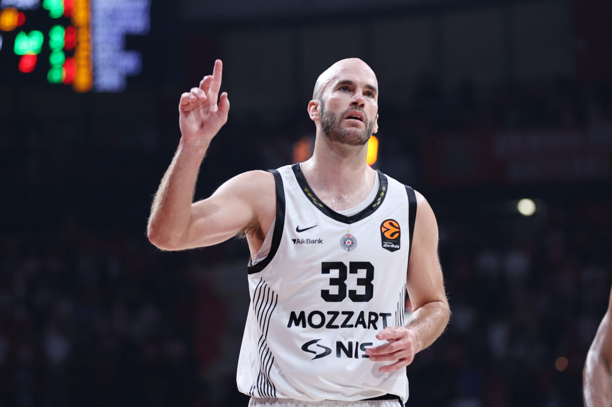 Ο Νικ Καλάθης παραμένει στην Παρτιζάν