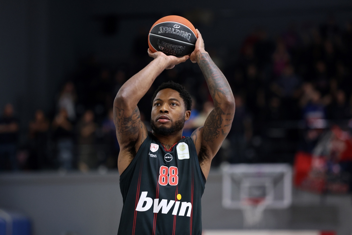 Προσφυγή του Ολυμπιακού για τη συμμετοχή του Παναθηναϊκού στο Super Cup αλλά και για Τζόουνς