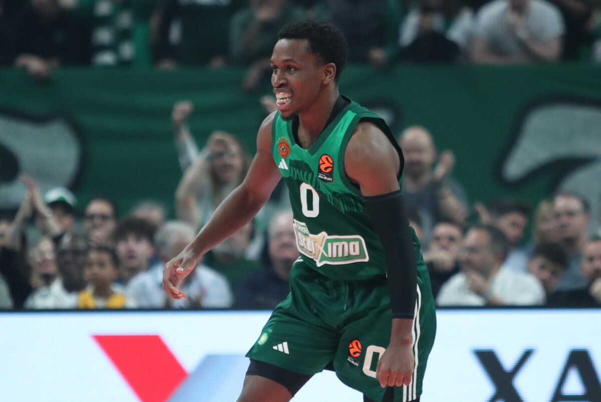 Σορτς: «Συγκεντρωμένοι για να πάρουμε τη νίκη και την πρόκριση» (vid)