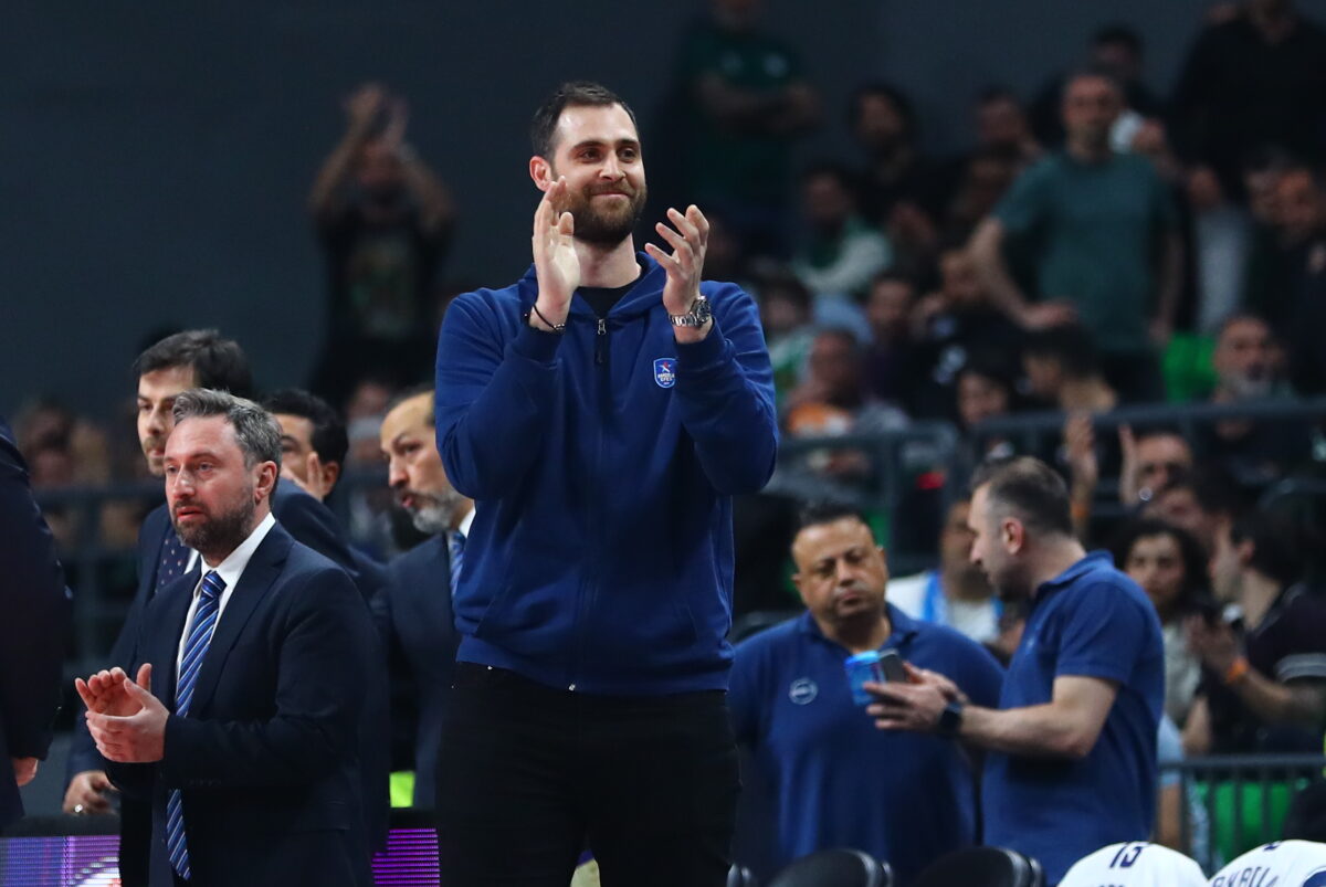 Καταχειροκροτήθηκε ο Παπαγιάννης στην επιστροφή του στο T-Center (vid)