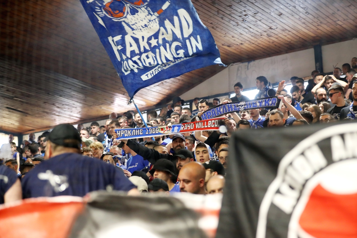 Συνθήματα και τραγούδι από τους φίλους του Ηρακλή και της Ράγιο Βαγιεκάνο (vid)