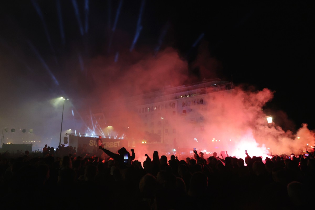 «Πάθος, αφοσίωση, αγάπη και μπόλικη τρέλα»: Η γιορτή του ΠΑΟΚ στην Αριστοτέλους