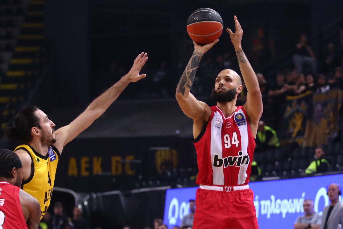 Ο Ολυμπιακός με πολυφωνία στην επίθεση πέρασε από την Sunel Arena