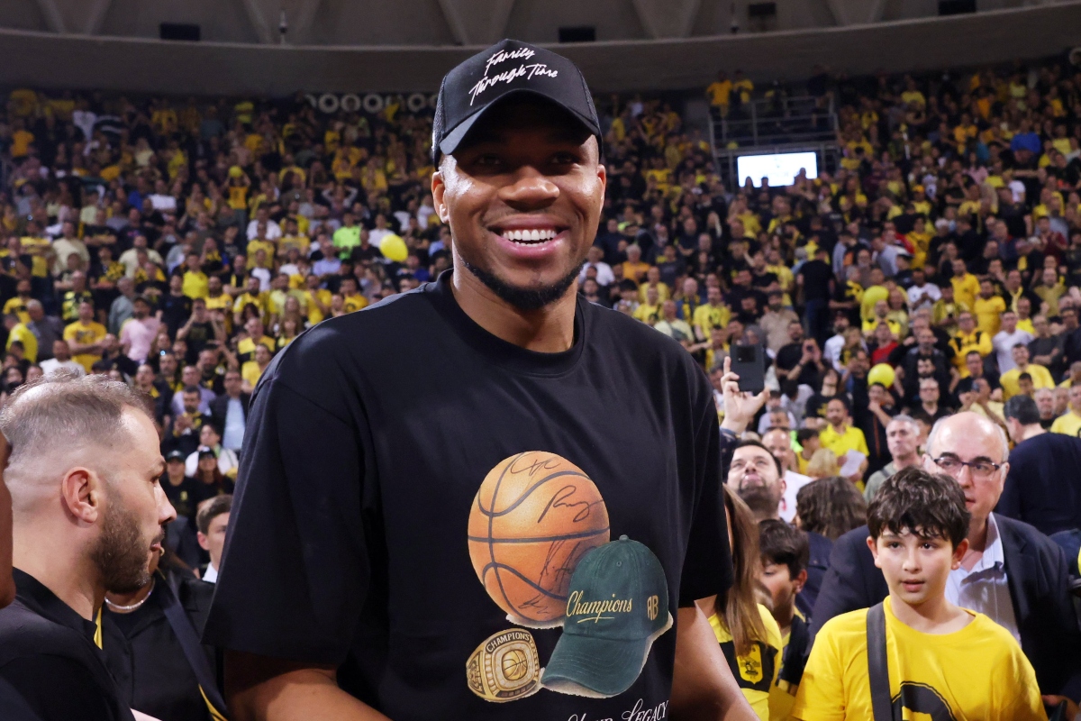 Αντετοκούνμπο: «Θέλω να κερδίζει ο αδερφός μου – Το 2027 πάλι στην Εθνική» (vid)