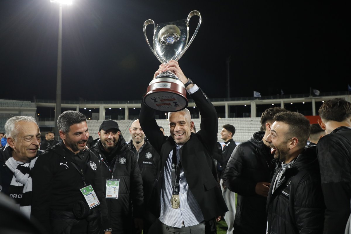 Τσαμπούρης: Ο άνθρωπος πίσω από την κατάκτηση του Κυπέλλου και τους back to back τελικούς του ΟΦΗ