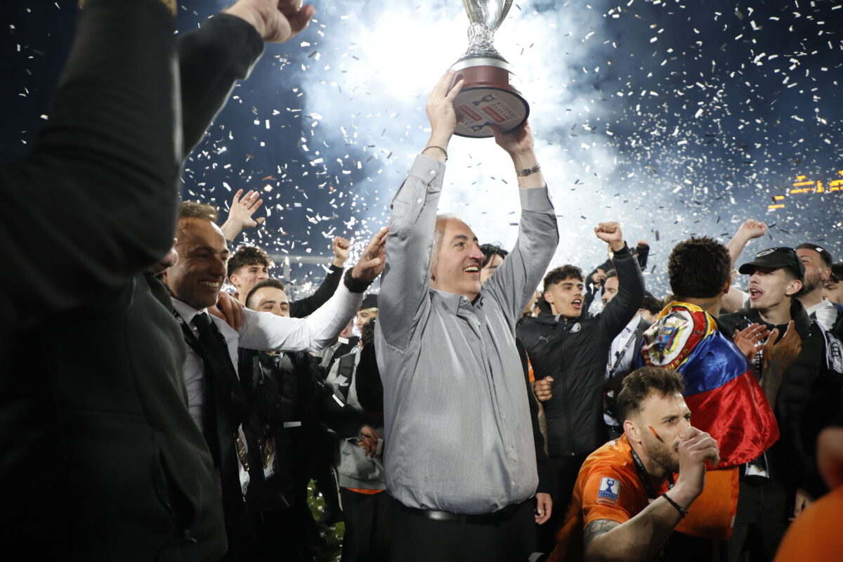 Μπούσης: «Κάναμε κάτι που θα μνημονεύεται για πάντα – Τιμή μου που με αποκαλούν πρόεδρό σας» (pic)