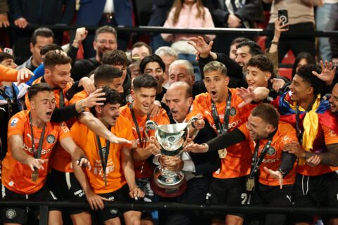 «Το ποδόσφαιρό μας έχει ανάγκη από όμορφες ιστορίες»: Τα συγχαρητήρια της Καλαμάτας στον ΟΦΗ για τη κατάκτηση του Κυπέλλου