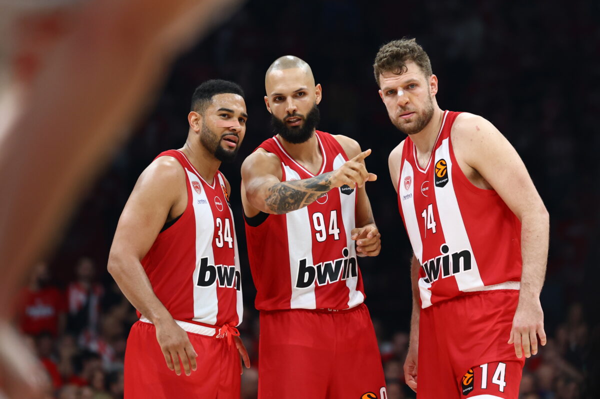 Η δωδεκάδα του Ολυμπιακού για το Game 2 με την Μονακό – Η απόφαση για Γουόρντ και Ντόρσεϊ