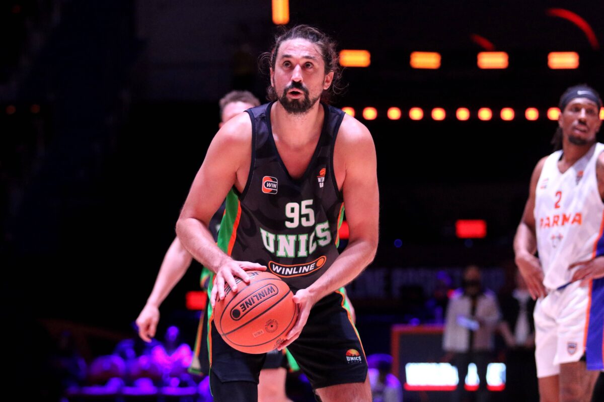 Σβεντ: «Είμαι Ρώσος και γι’ αυτό δεν με αφήνουν να παίξω στη EuroLeague»