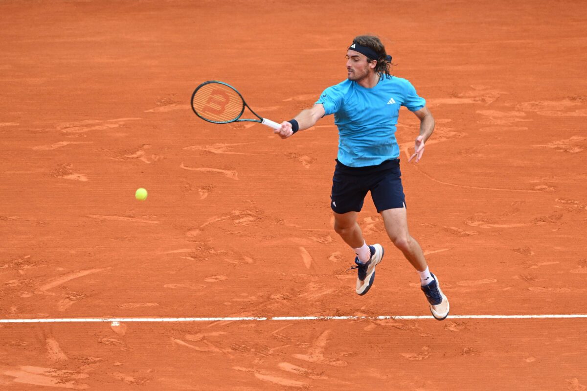 Διακόπηκε ο αγώνας του Τσιτσιπά στο Μόναχο – Πότε συνεχίζεται