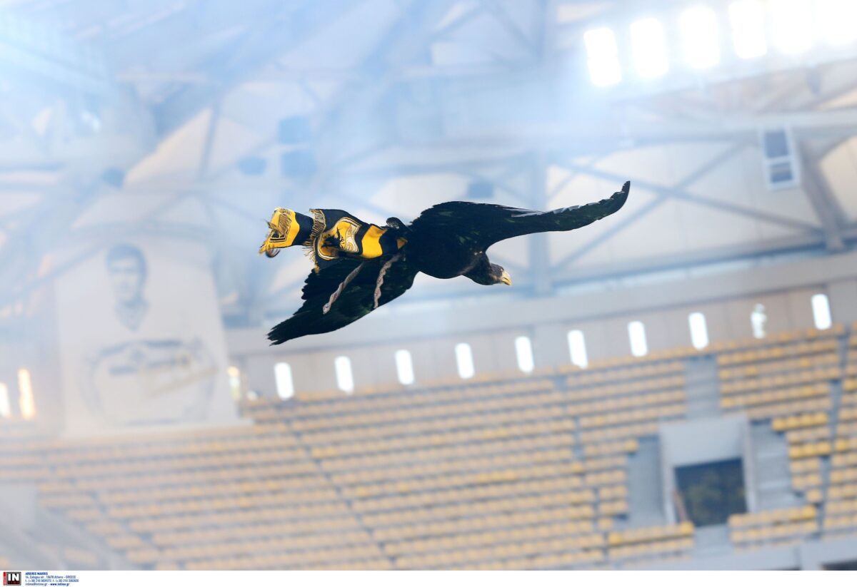 Και τι είναι δα αυτό το κλουμπ, που 102 χρόνια πετάει περήφανα και κόντρα…