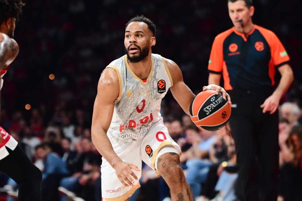 Με 10 παίκτες η Μονακό κόντρα στον Ολυμπιακό