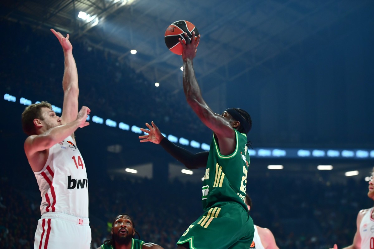 Βεζένκοφ Ιφί και Ναν: Ποιος θα βγει πρώτος σκόρερ και πόσους πόντους χρειάζεται ο Αμερικανός