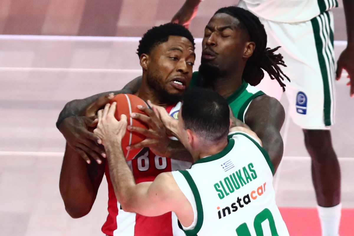 Πιθανή προσφυγή του Ολυμπιακού στο ΑΣΕΑΔ λόγω της τιμωρίας του Τζόουνς