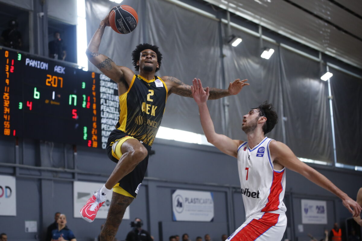 Περίπατος της ΑΕΚ στην Γλυφάδα – Σε δύσκολη θέση ο Πανιώνιος