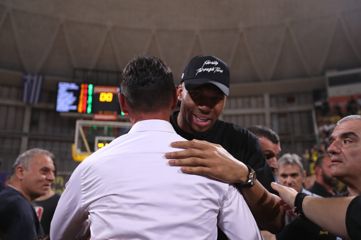 Ο Γιάννης Αντετοκούνμπο αποθέωσε τον κόσμο του Άρη