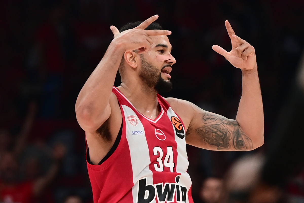 Έπαινοι Τζόσεφ για Βεζένκοφ: «Κάνει το παιχνίδι ευκολότερο για όλους»