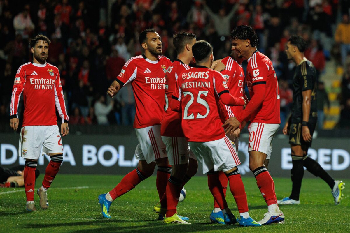 «Σκόνταψε» στο πέναλτι ο Παυλίδης αλλά… χαμογέλασε η Μπενφίκα