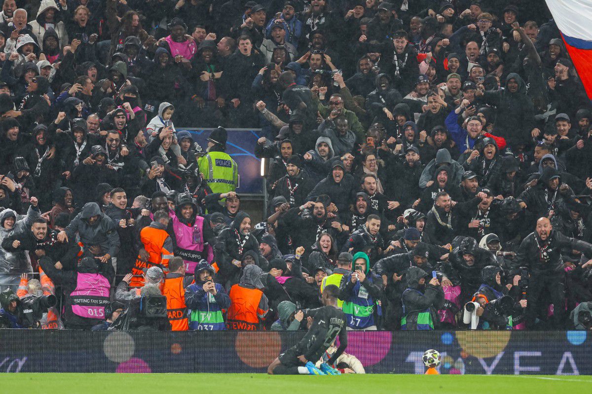 Η Λίβερπουλ σπατάλησε ευκαιρίες και ο Ντεμπελέ χάρισε την πρόκριση στην Παρί