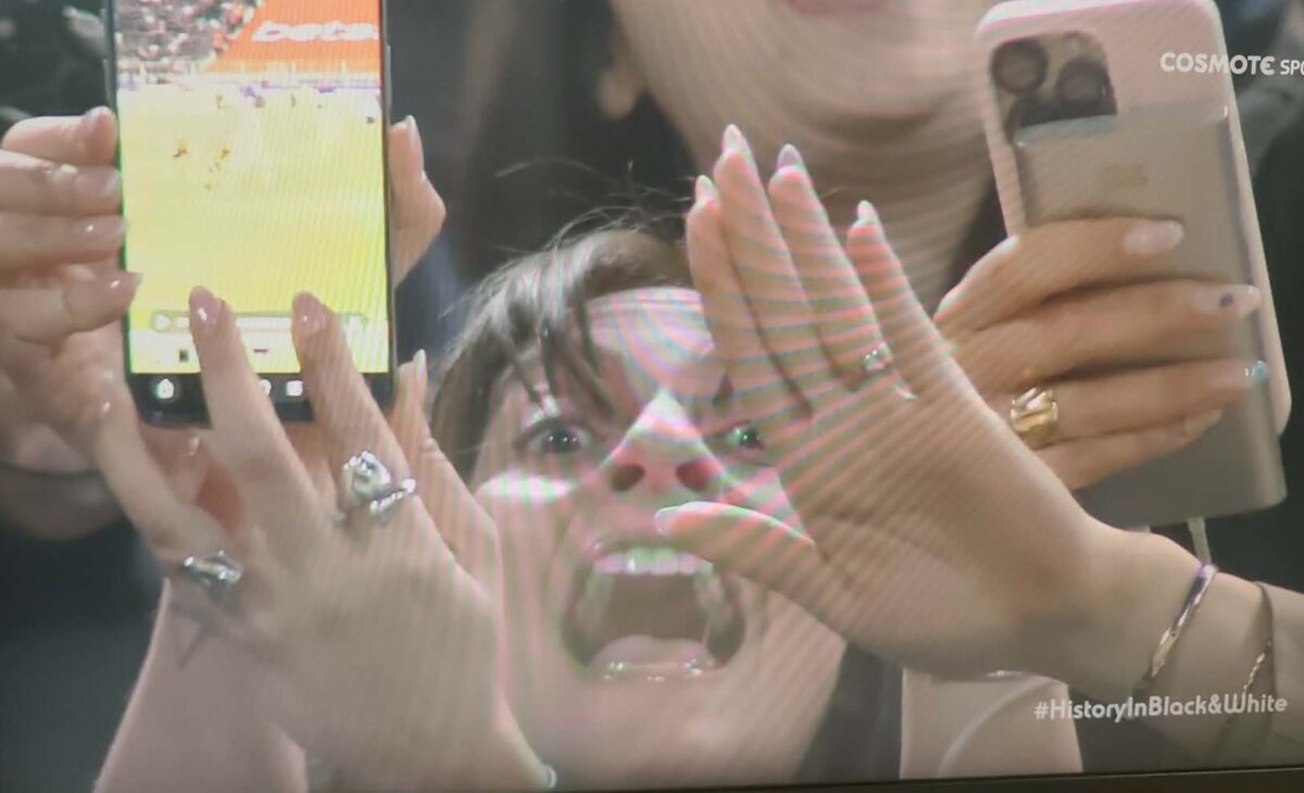 Φίλη του ΟΦΗ σε… ρόλο VAR ζήτησε πέναλτι από τον διαιτητή με το κινητό της!