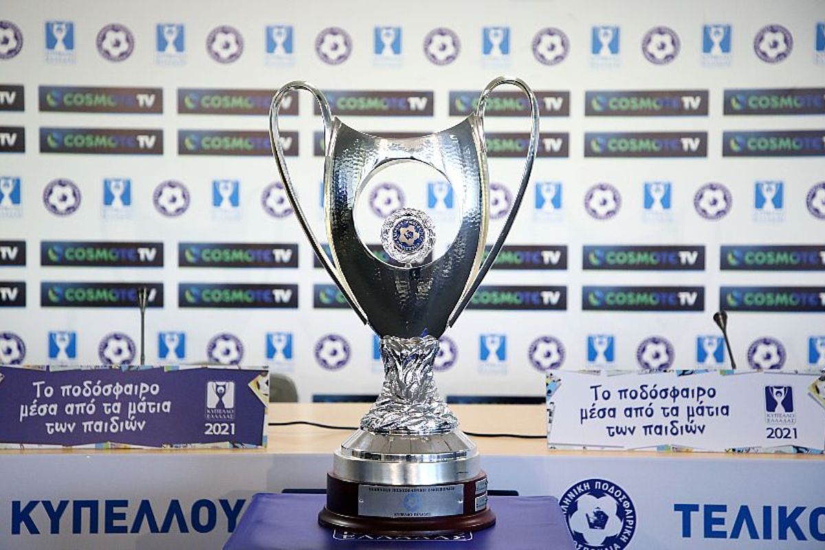 ΠΑΟΚ – ΟΦΗ: Το τελετουργικό του τελικού και η τιμή στους αδικοχαμένους οπαδούς