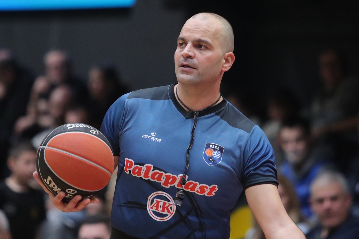 Διαιτητής Νώνστας Χριστινάκης