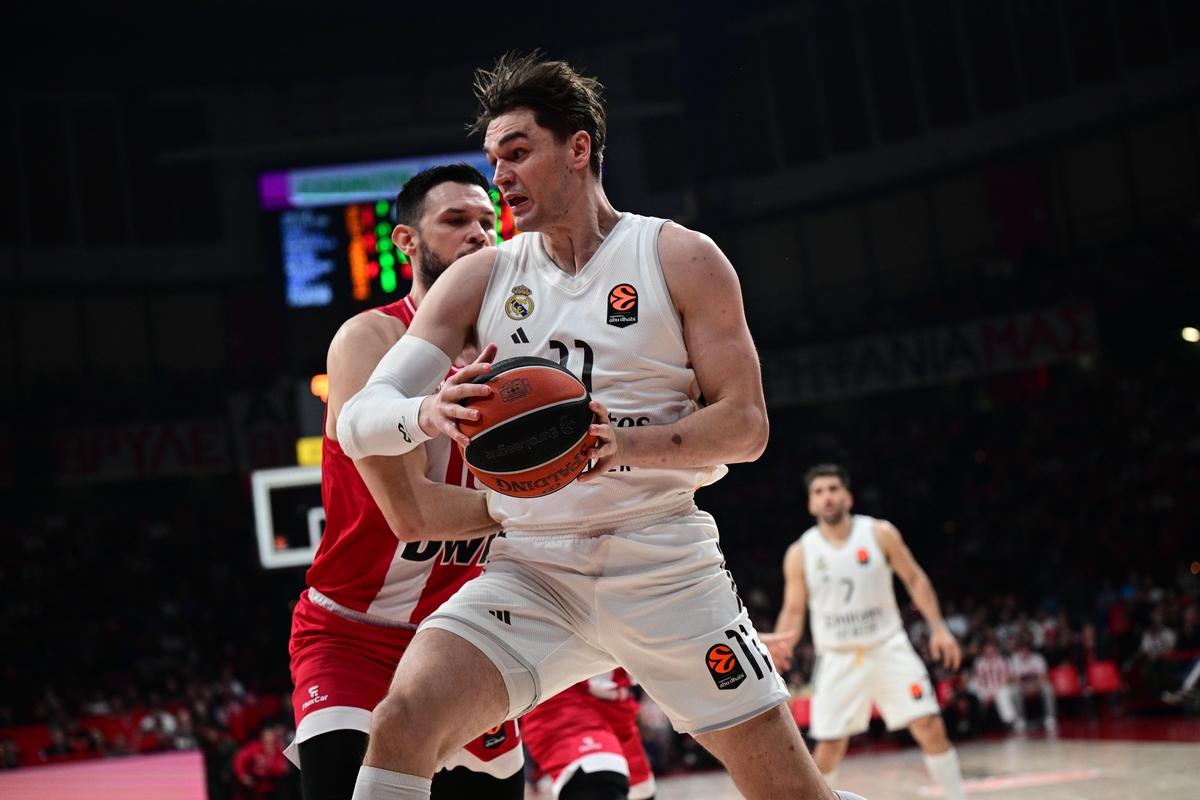 Μάριο Χεζόνια