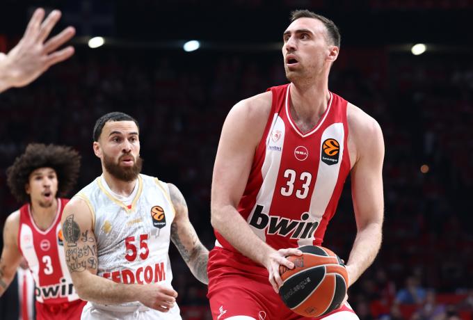 Μιλουτίνοφ: «Να ξεχάσουμε τι έγινε απόψε, ο δρόμος είναι μακρύς»