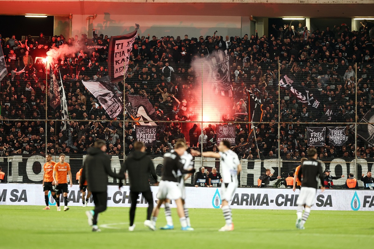 Αποδοκιμασίες στους παίκτες του ΠΑΟΚ από τους οπαδούς