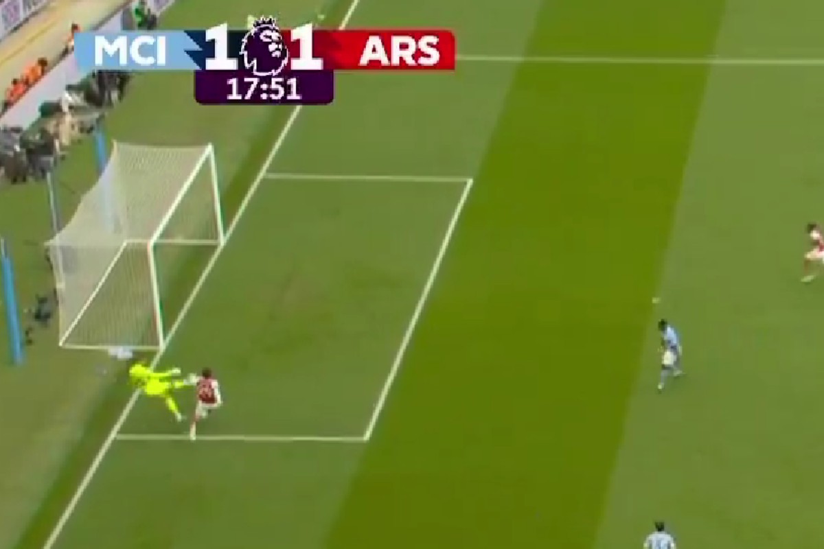 Απίστευτο λάθος του Ντοναρούμα, «δώρο» στην Άρσεναλ για το 1-1 (video)