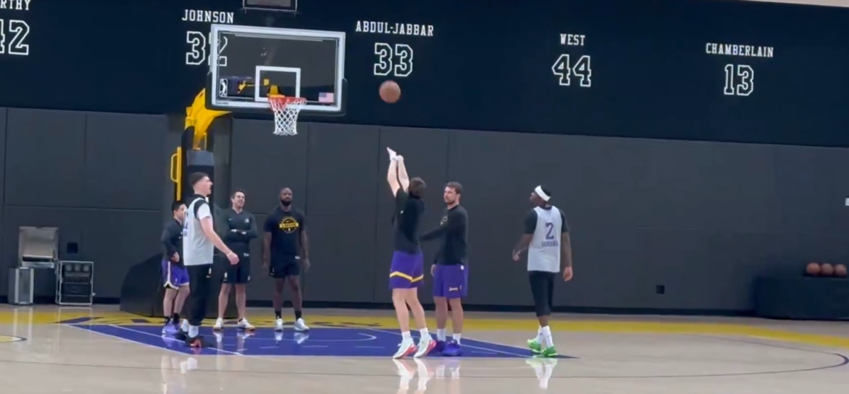 Επέστρεψε στις προπονήσεις με τους Λέικερς ο Ντόντσιτς (vid)