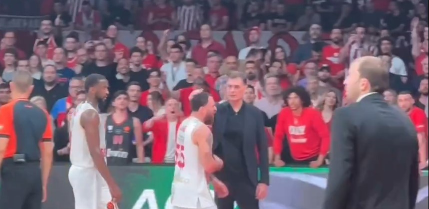 Η χειρονομία του Μπαρτζώκα στον Τζέιμς μετά την αποβολή του (vid)
