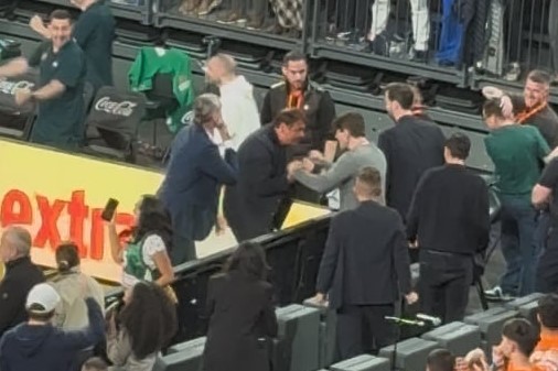 Έξαλλοι πανηγυρισμοί από Αταμάν και Γιαννακόπουλο μετά το «διπλό» στη Βαλένθια