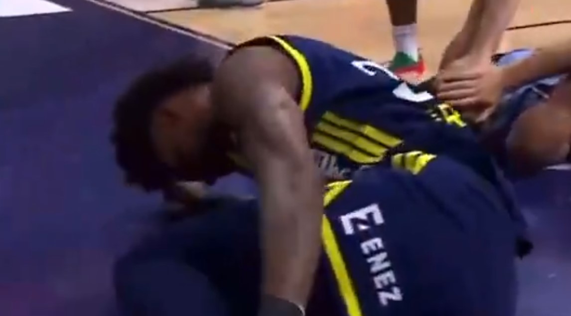 Συναγερμός στη Φενέρμπαχτσε με τον τραυματισμό του Κρις Σίλβα (vid)