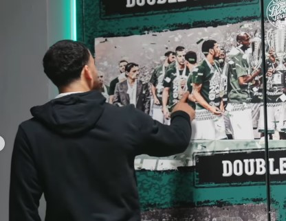 Ο Μάικ Τζέιμς ανακάλυψε τον εαυτό του σε τοιχογραφία του T-Center (vid)